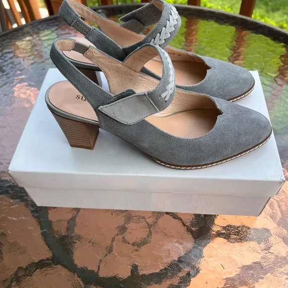 Sundance Eden Path Gray Suede Women's Shoes - Picture 6 of 6